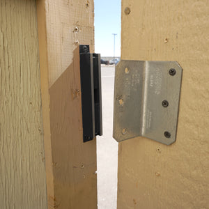 AM3/RM100C Ceramic Latch Magnet - In Use