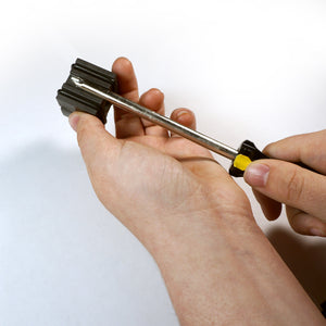 07224 Magnetizer/Demagnetizer for Screwdriver - In Use